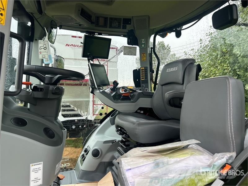 CLAAS Axion 880 4WD Tractor Tractors