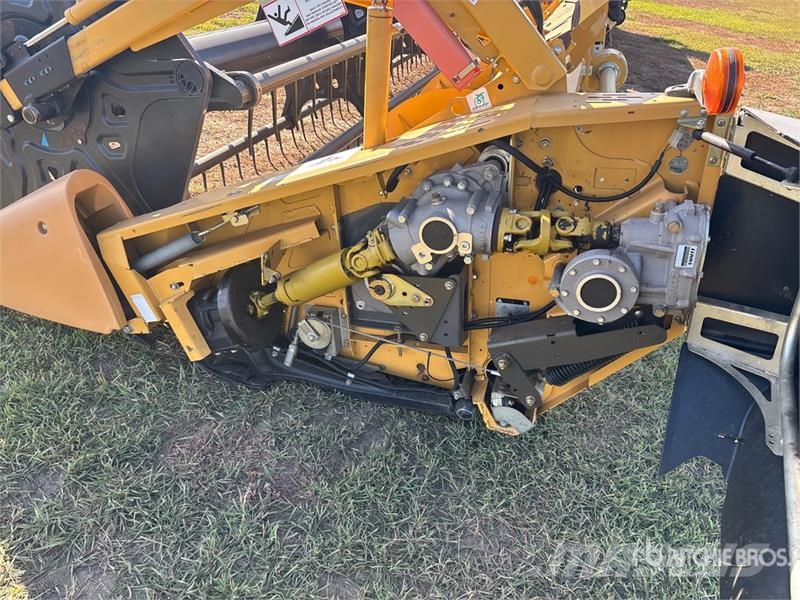 CLAAS MaxFlex 1050 35 ft Flex Combine Header Combine harvester heads