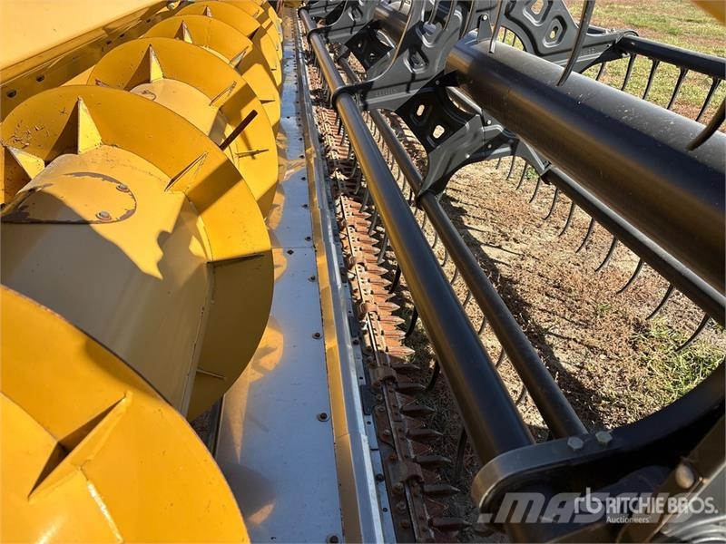 CLAAS MaxFlex 1050 35 ft Flex Combine Header Combine harvester heads