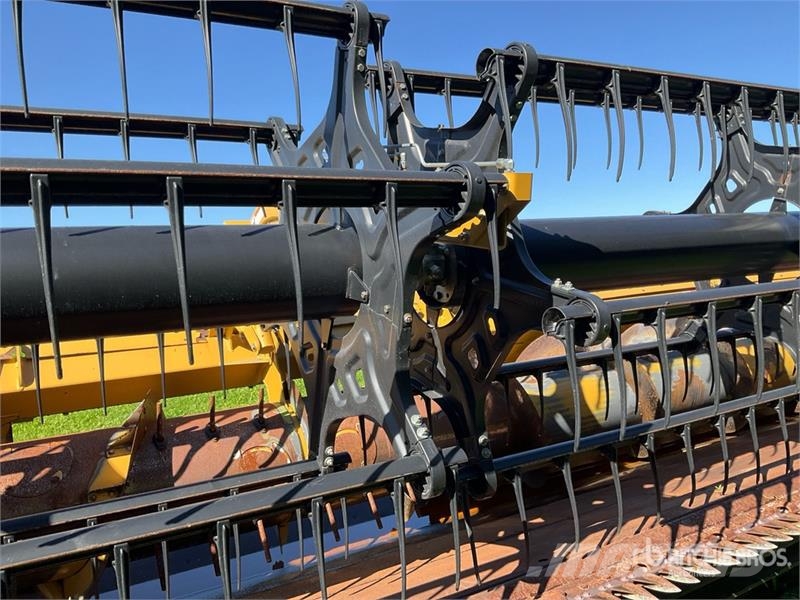 CLAAS Vario 1200 40 ft Flex Combine Header رؤوس الحصادات الدراسات