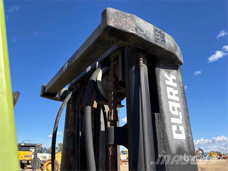 Clark C500 9100 lb Pneumatic Tire Forklift Gaffeltrucker - Annet