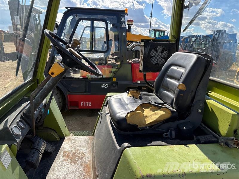 Clark C500 9100 lb Pneumatic Tire Forklift Gaffeltrucker - Annet