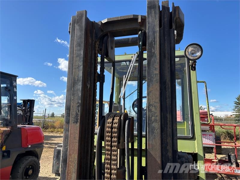 Clark C500 9100 lb Pneumatic Tire Forklift Gaffeltrucker - Annet