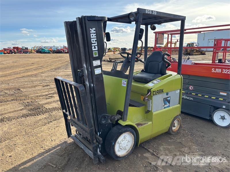 Clark ECG20 6590 lb Electric Forklift Electric forklifts