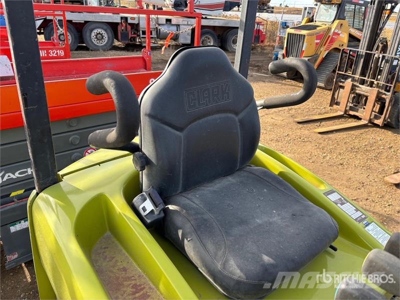 Clark ECG20 6590 lb Electric Forklift Electric forklifts