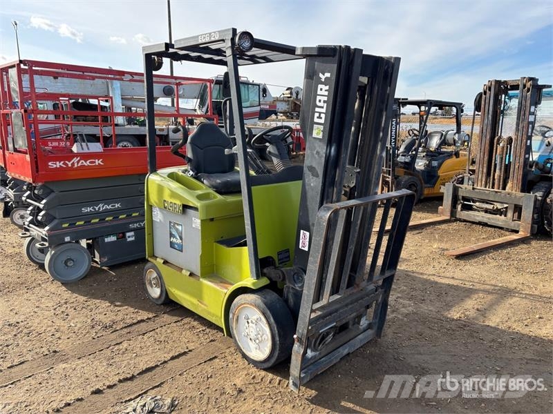 Clark ECG20 6590 lb Electric Forklift Electric forklifts
