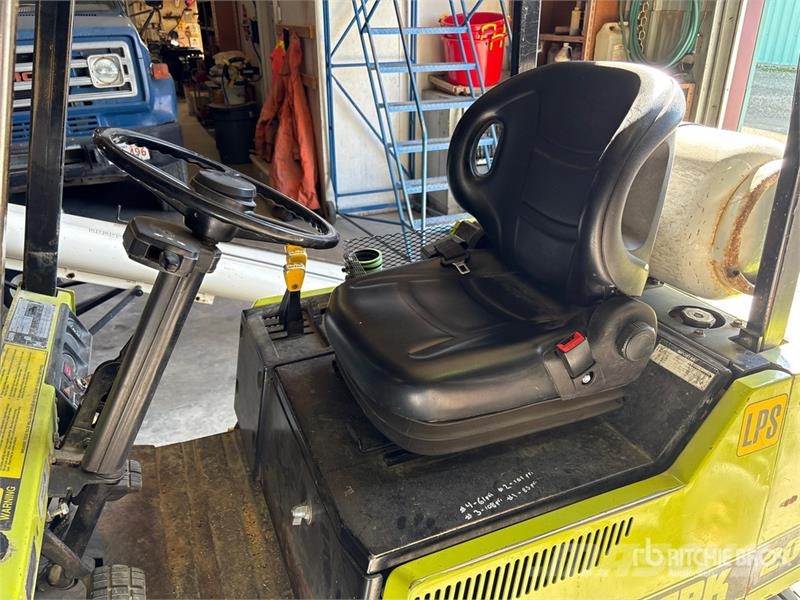 Clark GPX20E 3325 lb Pneumatic Tire Forklift Інше