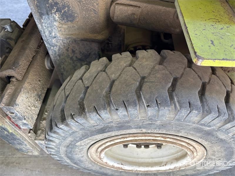 Clark GPX20E 3325 lb Pneumatic Tire Forklift Інше