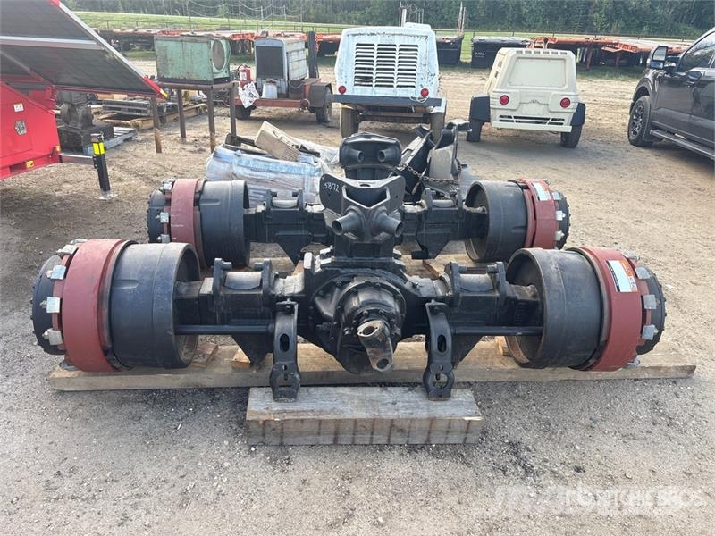 Clark of (2) Clark BD 71000 Planetary Axles (Unused) Muut