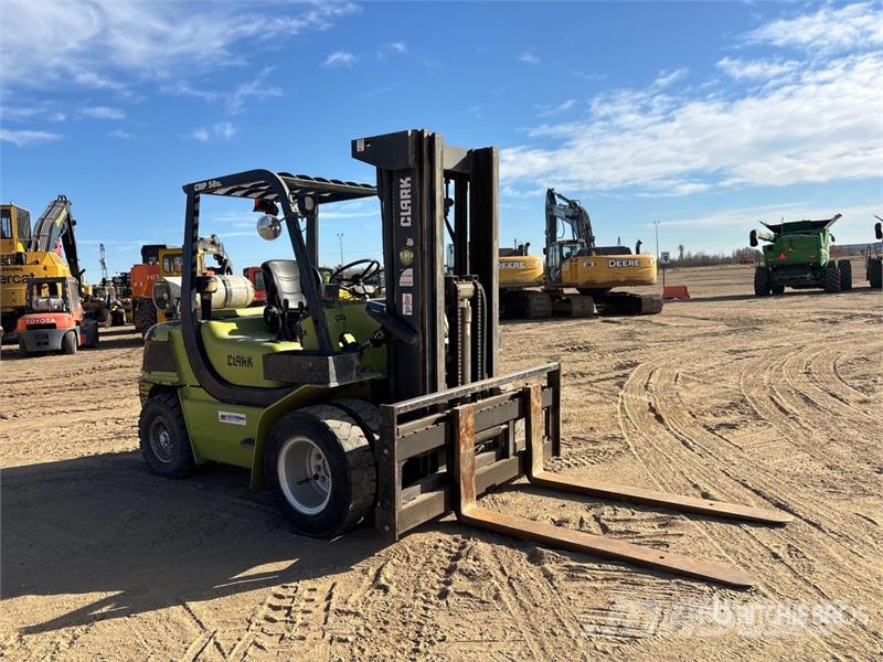 Clarke CMP-50-SL 8600 lb Forklift Otras carretillas elevadoras