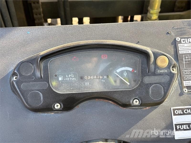 Clarke CMP-50-SL 8600 lb Forklift Otras carretillas elevadoras