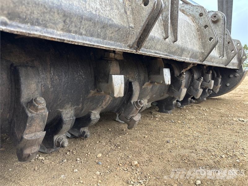 CMI C250 Tracked Mulcher Tractor Gozdarski mulčerji