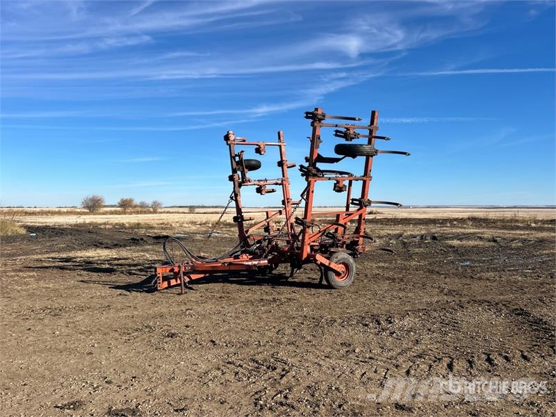  Co-op Implements 203 36 ft Chisel Plow المحراث الحفار