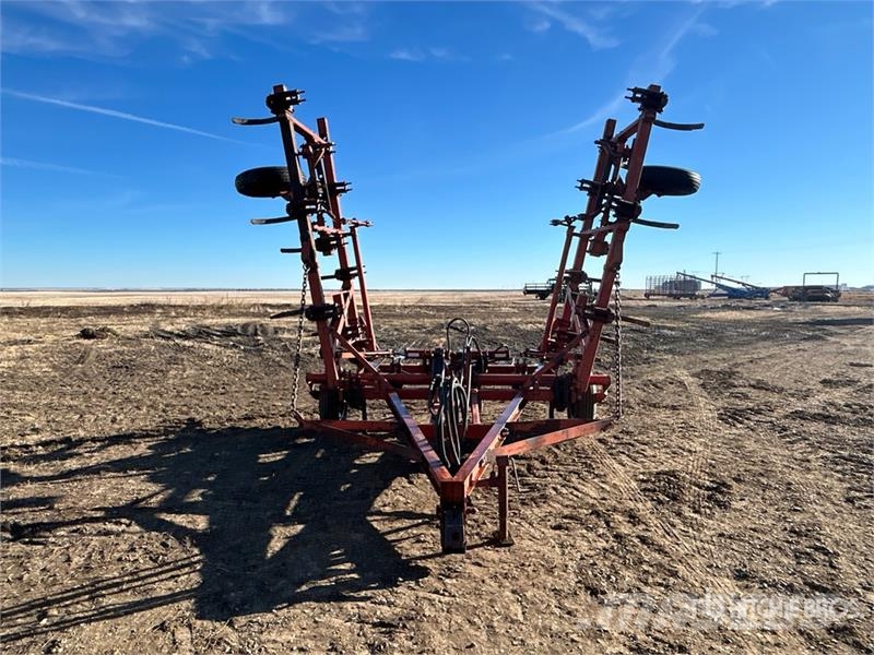  Co-op Implements 203 36 ft Chisel Plow المحراث الحفار