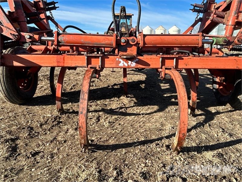  Co-op Implements 203 36 ft Chisel Plow المحراث الحفار