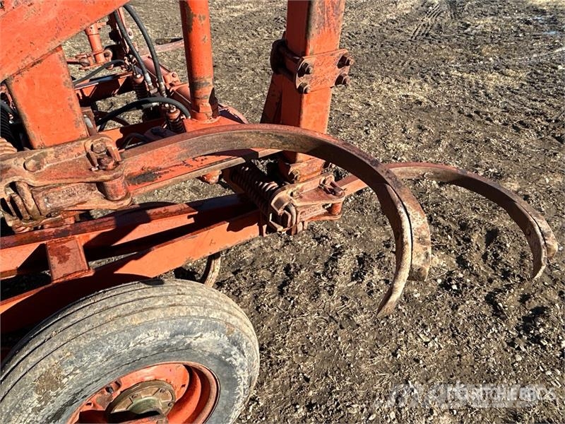  Co-op Implements 203 36 ft Chisel Plow المحراث الحفار