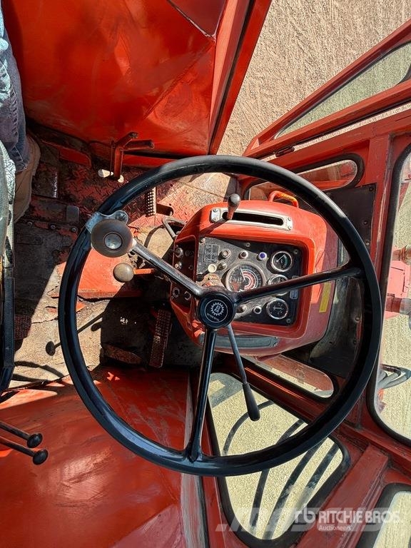 Co-op Implements 800 2WD Tractor Traktori
