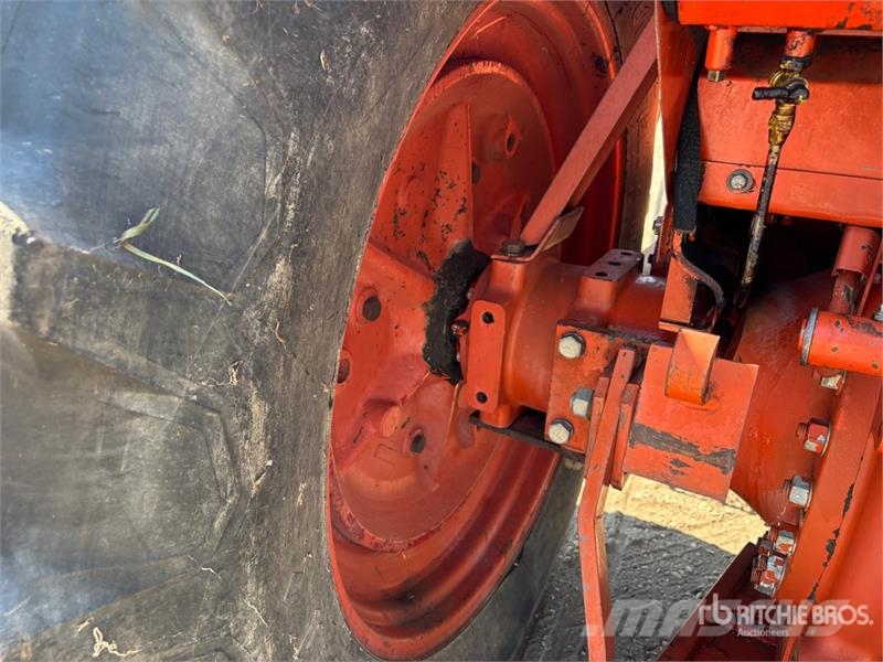 Co-op Implements 800 2WD Tractor Traktori