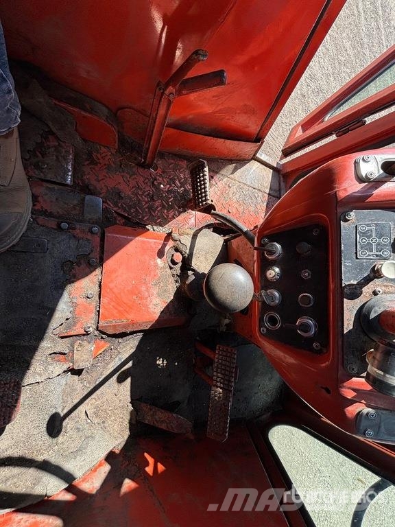 Co-op Implements 800 2WD Tractor Traktori