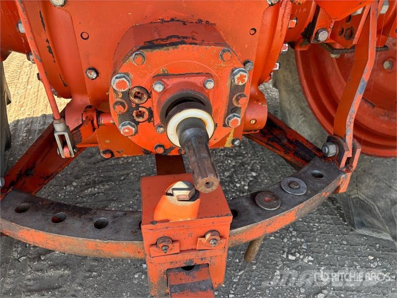 Co-op Implements 800 2WD Tractor Traktori