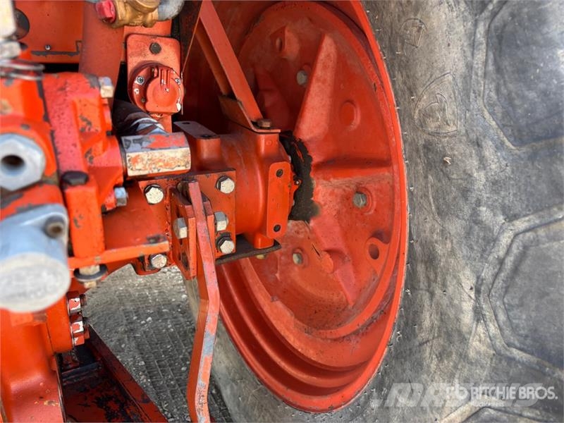 Co-op Implements 800 2WD Tractor Traktori