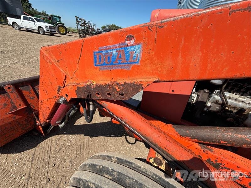 Co-op Implements 800 2WD Tractor Traktori