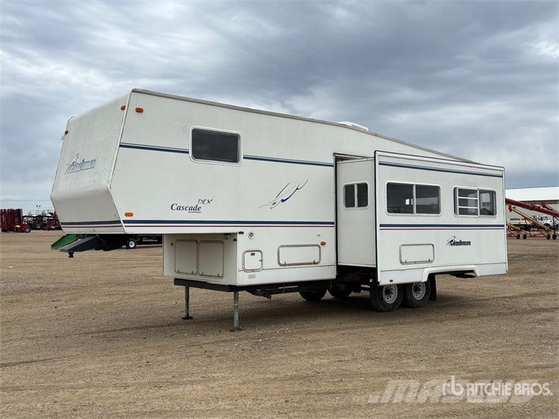  Coachmen Cascade 28 ft T/A Travel Trailer مقطورات أخرى