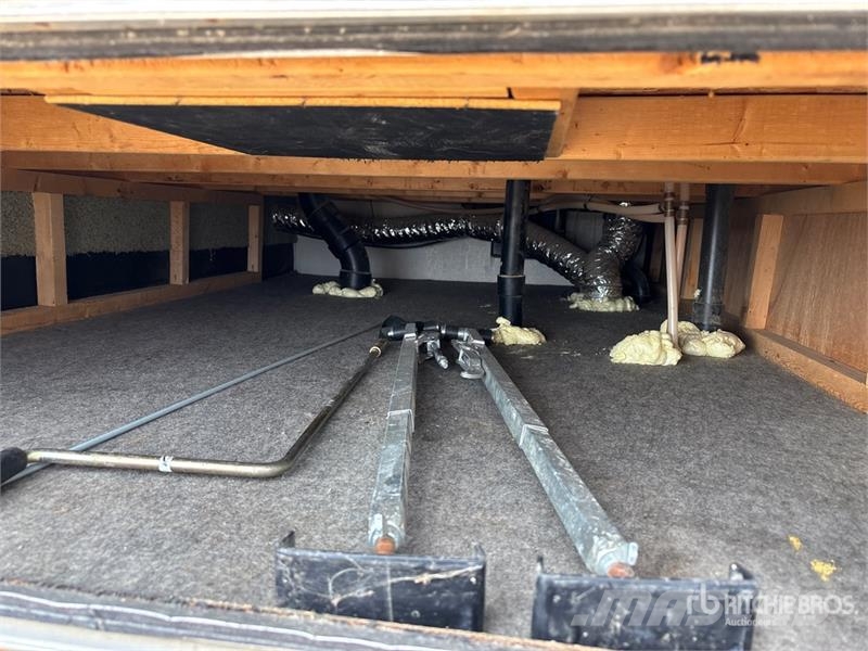  Coachmen Cascade 28 ft T/A Travel Trailer مقطورات أخرى