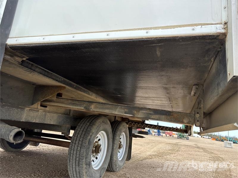  Coachmen Cascade 28 ft T/A Travel Trailer مقطورات أخرى