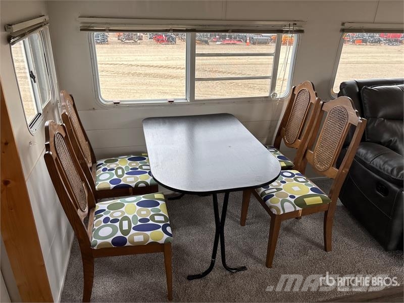  Coachmen Cascade 28 ft T/A Travel Trailer مقطورات أخرى