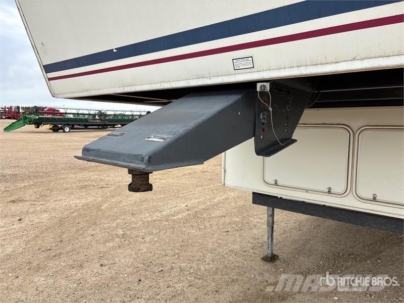  Coachmen Cascade 28 ft T/A Travel Trailer مقطورات أخرى