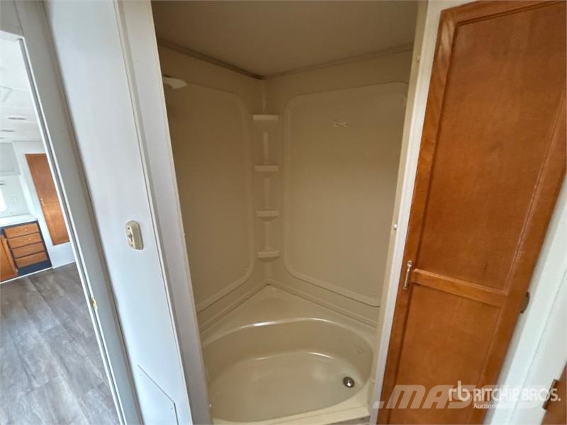  Coachmen Cascade 28 ft T/A Travel Trailer مقطورات أخرى