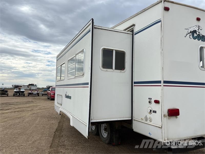  Coachmen Cascade 28 ft T/A Travel Trailer مقطورات أخرى