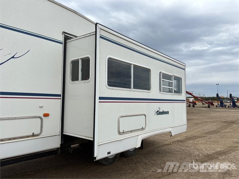  Coachmen Cascade 28 ft T/A Travel Trailer مقطورات أخرى