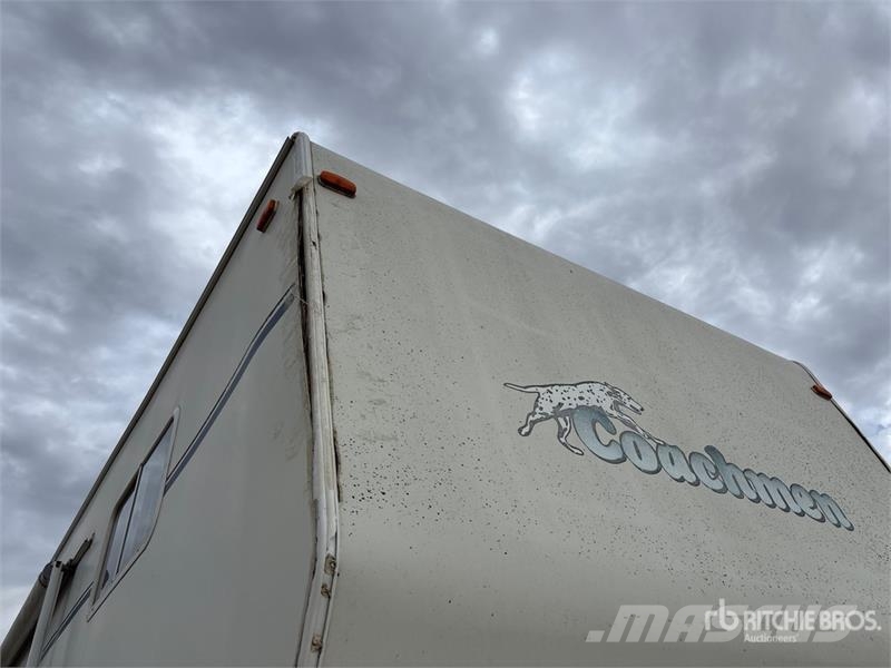  Coachmen Cascade 28 ft T/A Travel Trailer مقطورات أخرى