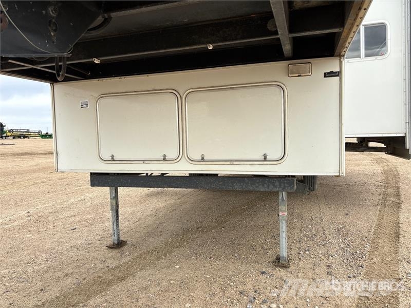  Coachmen Cascade 28 ft T/A Travel Trailer مقطورات أخرى