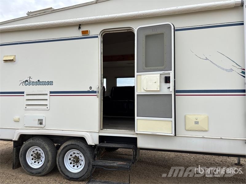  Coachmen Cascade 28 ft T/A Travel Trailer مقطورات أخرى