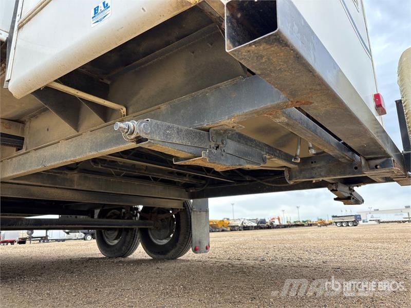  Coachmen Cascade 28 ft T/A Travel Trailer مقطورات أخرى