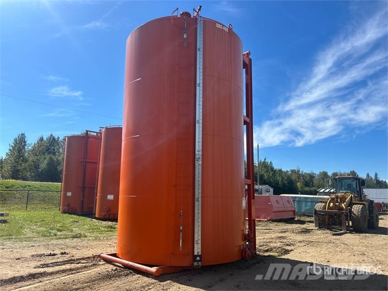 Cobra 400BBL 400 bbl Skid Mounted Steel Sloped Bottom Ta Brandstof-en toegevoegde tanks