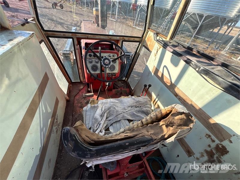 Cockshutt 1850 2WD Tractor الجرارات