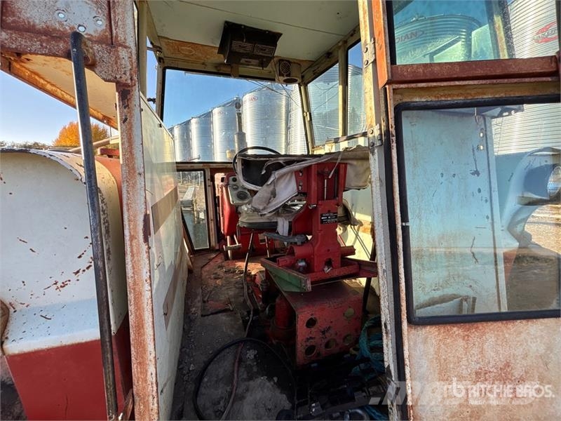 Cockshutt 1855 2WD Tractor الجرارات