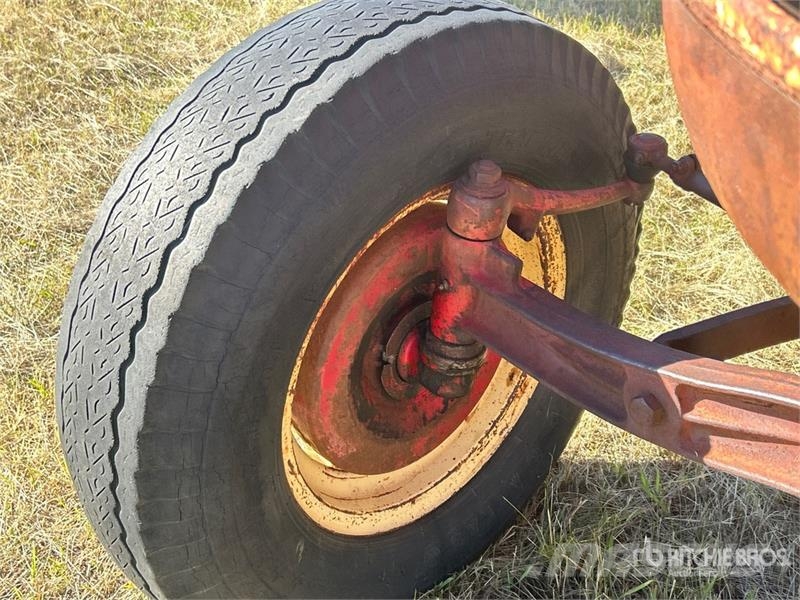 Cockshutt 40 2WD Wide Front Antique Tractor Traktorji