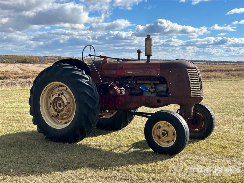 Cockshutt 40 2WD Wide Front Antique Tractor Traktorji