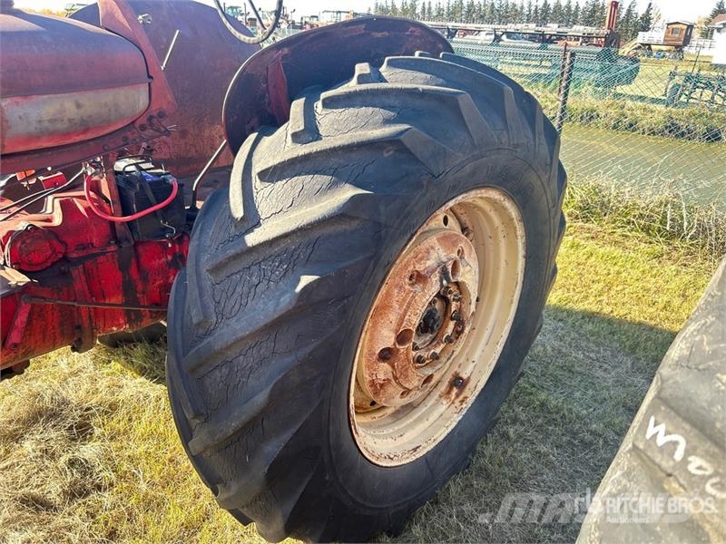 Cockshutt 40 2WD Wide Front Antique Tractor Traktorji