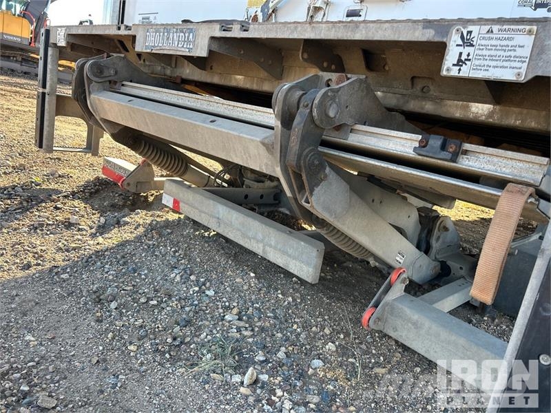  Collins 26 ft Van Body معدات النقل - غير ذلك