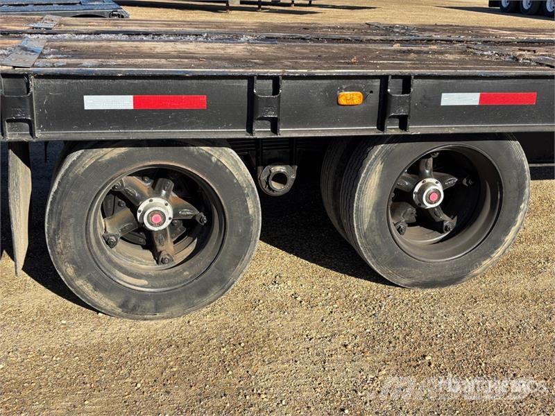 Columbia 34 ft T/A Tilt Deck Trailer Maskinhenger
