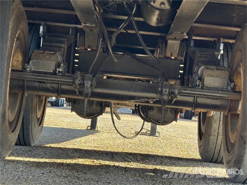 Columbia 34 ft T/A Tilt Deck Trailer Maskinhenger
