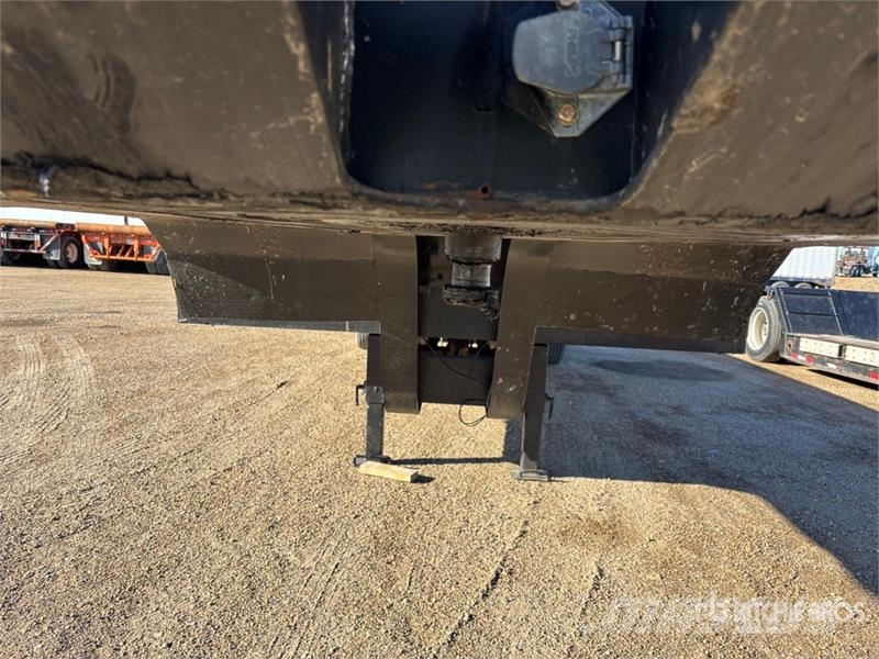 Columbia 34 ft T/A Tilt Deck Trailer Maskinhenger