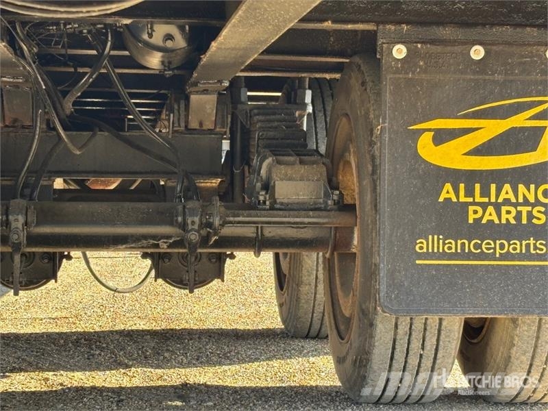 Columbia 34 ft T/A Tilt Deck Trailer Maskinhenger