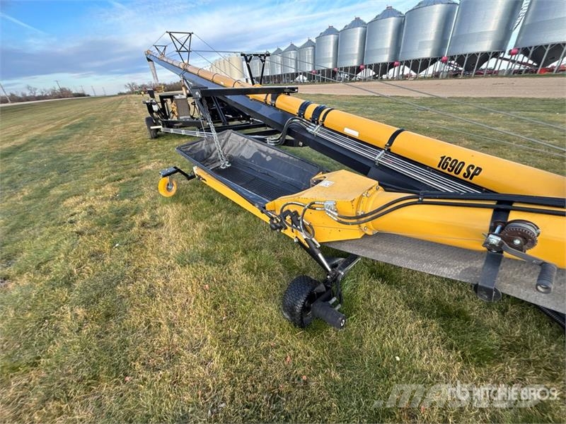 Convey-All 1690 SP 16 in x 90 ft Swing Grain Conveyor Szállító berendezések